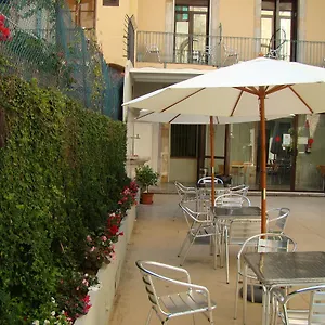 ゲストハウス La Terrassa
