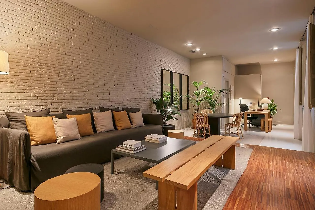 Uma Suites Pau Claris Barcellona