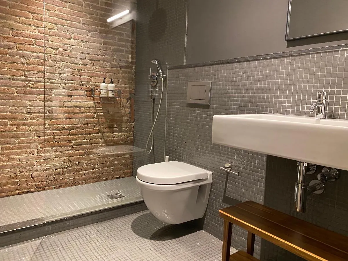 Uma Suites Pau Claris Barcellona