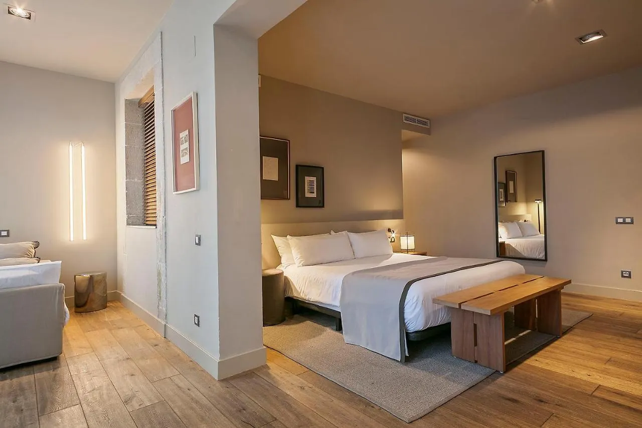 Uma Suites Pau Claris Barcellona