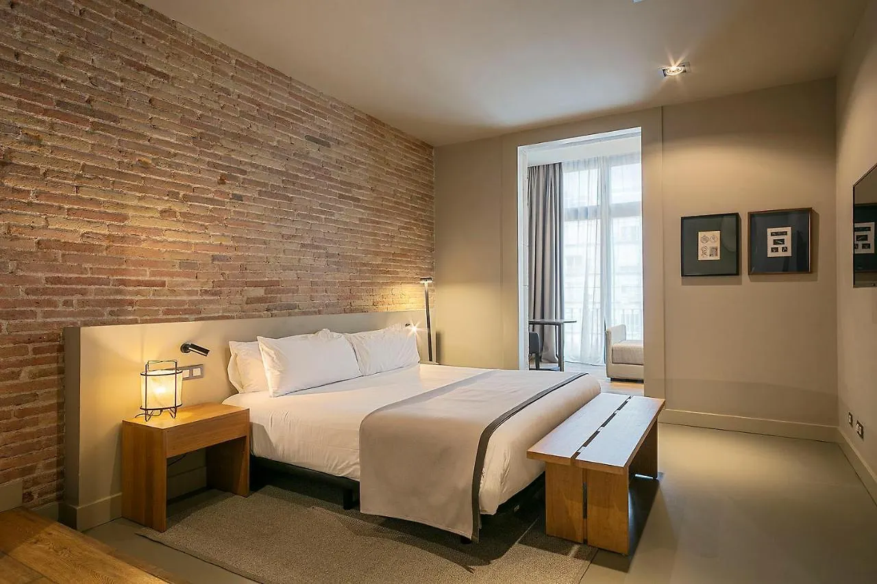Uma Suites Pau Claris Barcellona 3*,