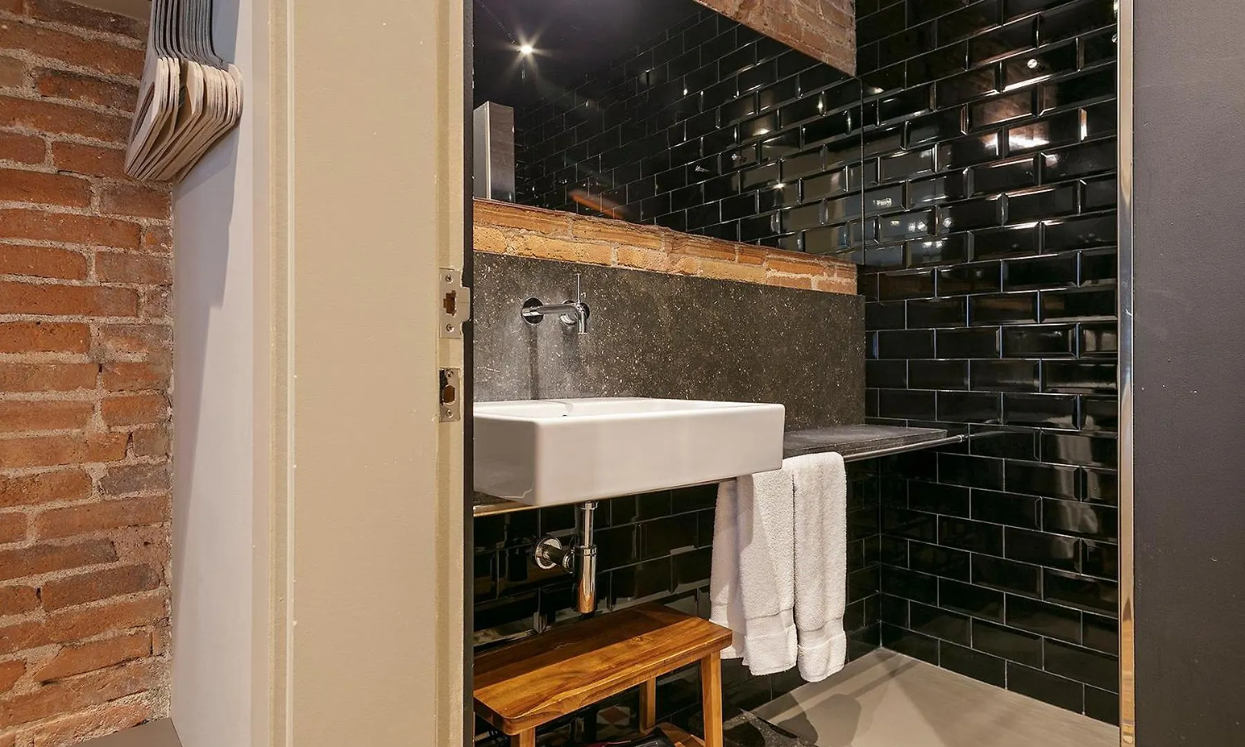Uma Suites Pau Claris Barcellona